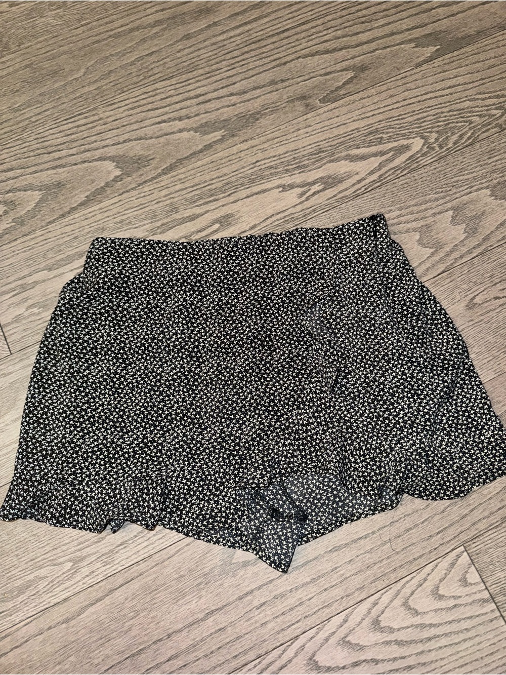 Black/ Navy blue Floral mini Skort